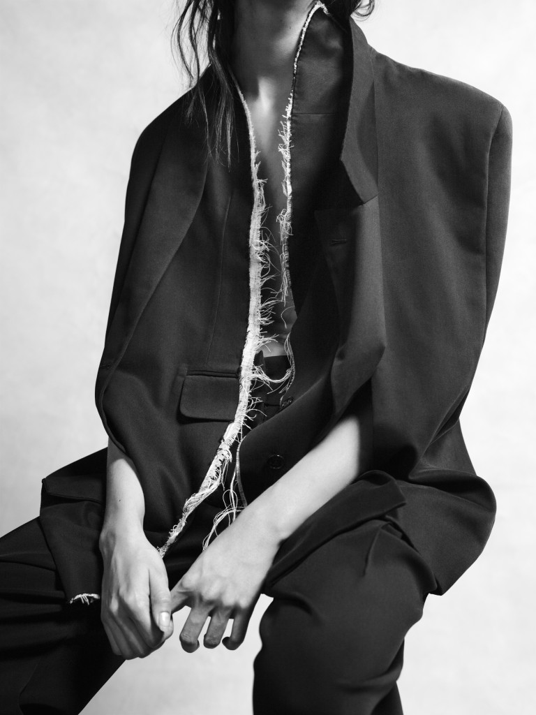 02_Anne Valerie Hash_Decrayonner_collection Viceversa_©Fabrice Laroche_2015