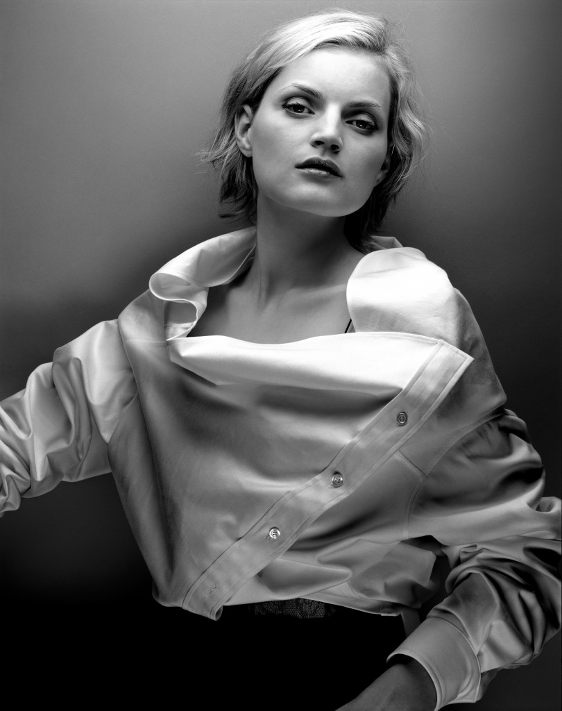 04_Anne Valerie Hash_collection Fillemale_Guinevere Van Seenus_©Michelangelo di Battista_2001